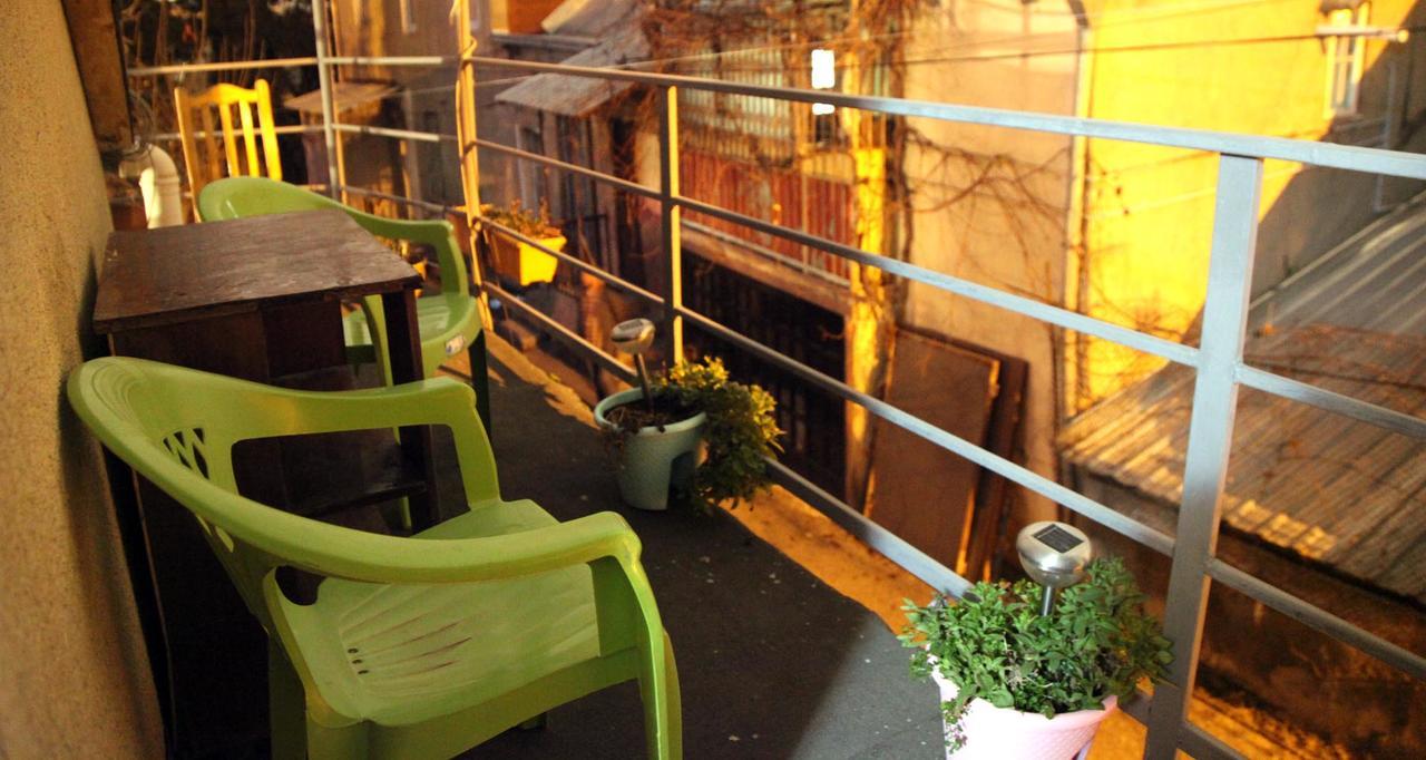Vintage House 19 Century Apartment Тбилиси Екстериор снимка